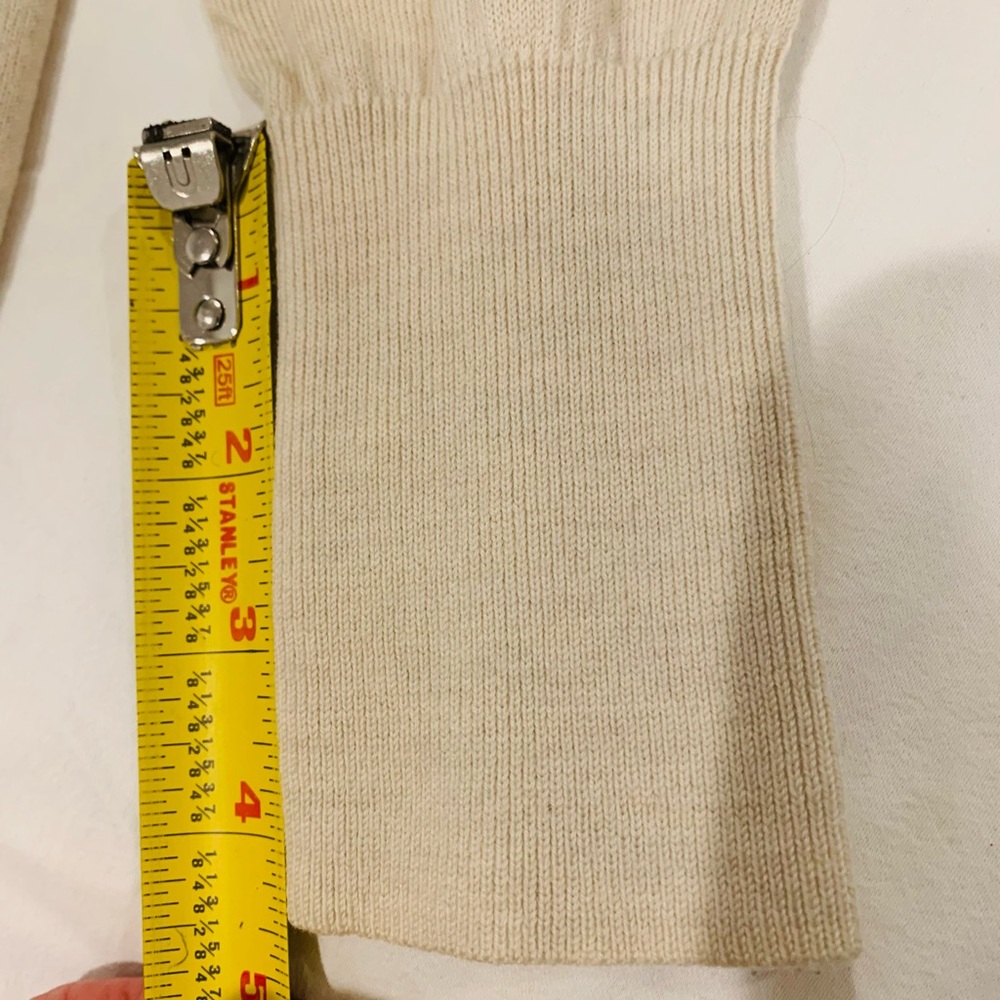 Banana Republic Cardigan in 100% Merino Wool - Picture 5 of 8